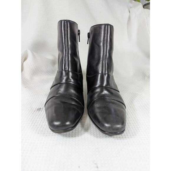 NWOT! EASY SPIRIT! BLACK GENUINE LEATHER LAYERED DETAIL ANKLE BOOTS! SZ 6.5M - Picture 3 of 9